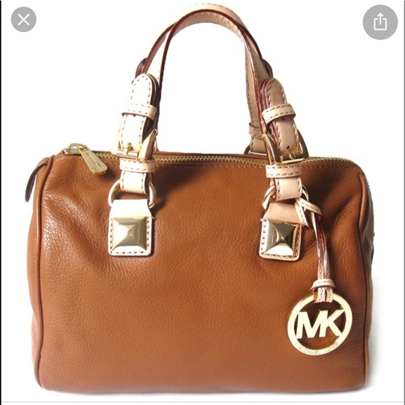 MICHAEL Michael KORS GRAYSON SPEEDY SATCHEL W/ Shoes - Picture 2 of 16